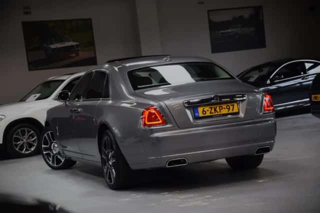 Rolls-Royce Ghost (2015) thumbnail 2