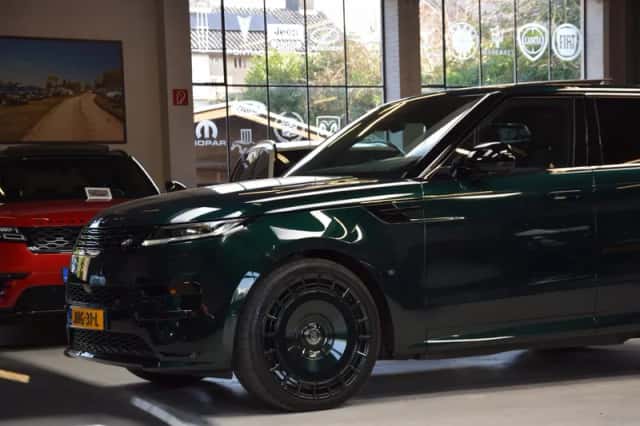 Land Rover Range Rover Sport (2025) thumbnail 6