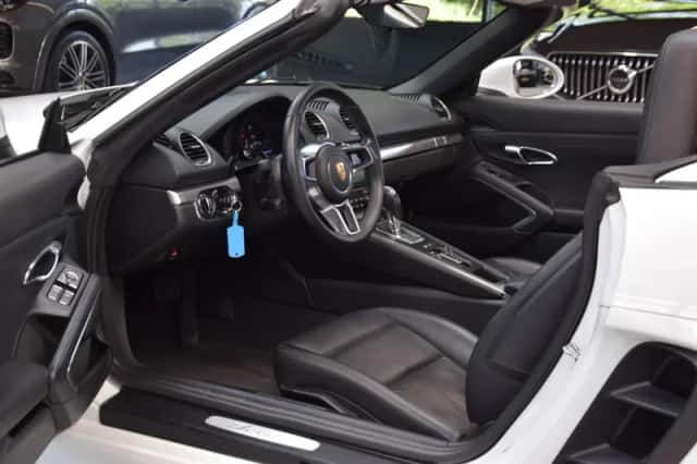 Porsche 718 Boxster (2017) thumbnail 5