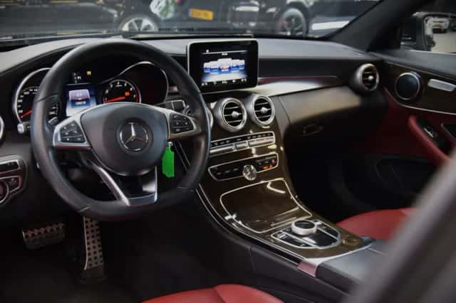 Mercedes-Benz C-Klasse (2016) thumbnail 3