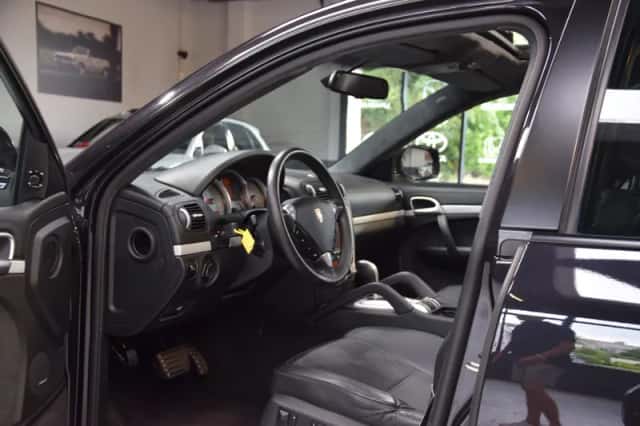 Porsche Cayenne (2009) thumbnail 2