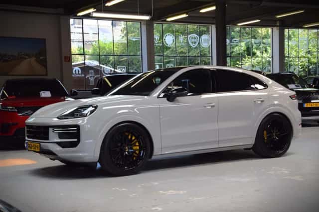 Porsche Cayenne Coupé (2024) thumbnail 4