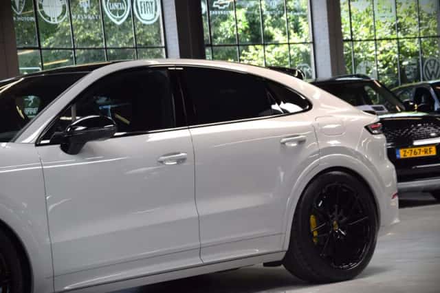 Porsche Cayenne Coupé (2024) thumbnail 6