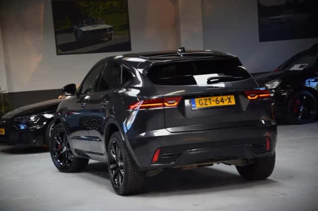 Jaguar E-Pace (2025) thumbnail 2