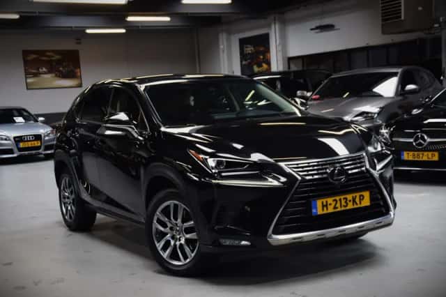 Lexus NX (2019) thumbnail 1