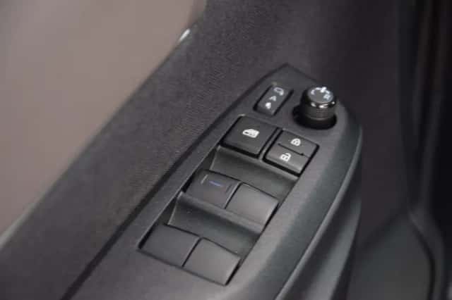 Toyota Yaris Cross (2022) thumbnail 4