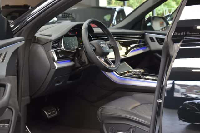 Audi Q8 (2024) thumbnail 3