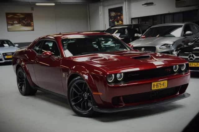Dodge Challenger (2019) thumbnail 1