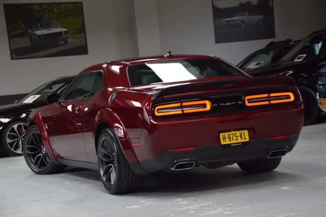Dodge Challenger (2019) thumbnail 3