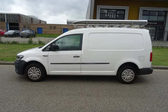 Volkswagen Caddy (2015) thumbnail 2