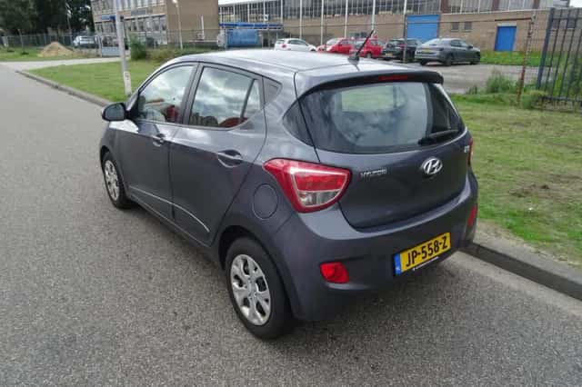 Hyundai i10 (2014) thumbnail 3