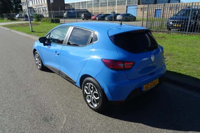 Renault Clio (2015) thumbnail 3