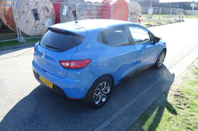 Renault Clio (2015) thumbnail 5
