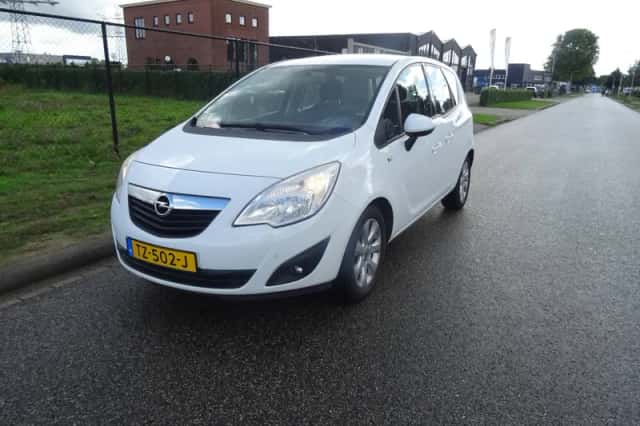 Opel Meriva (2010) thumbnail 2