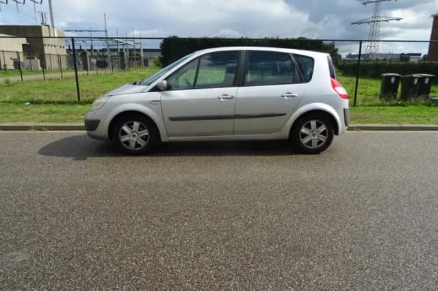 Renault Scénic (2006) thumbnail 1