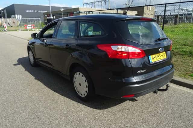 Ford Focus (2013) thumbnail 4