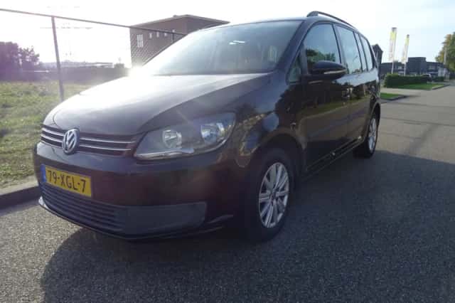 Volkswagen Touran (2012) thumbnail 1