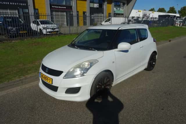 Suzuki Swift (2011) thumbnail 1