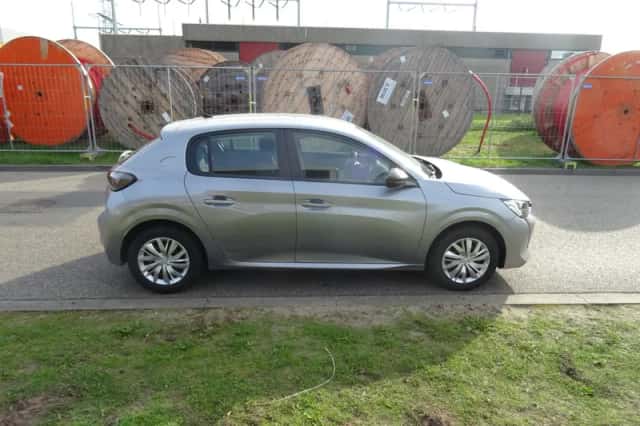 Peugeot 208 (2022) thumbnail 6