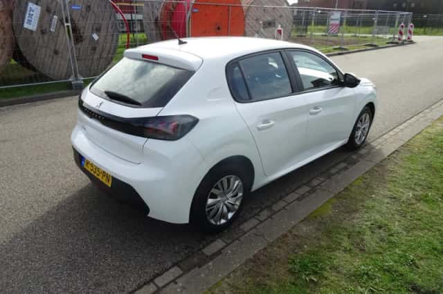 Peugeot 208 (2022) thumbnail 5