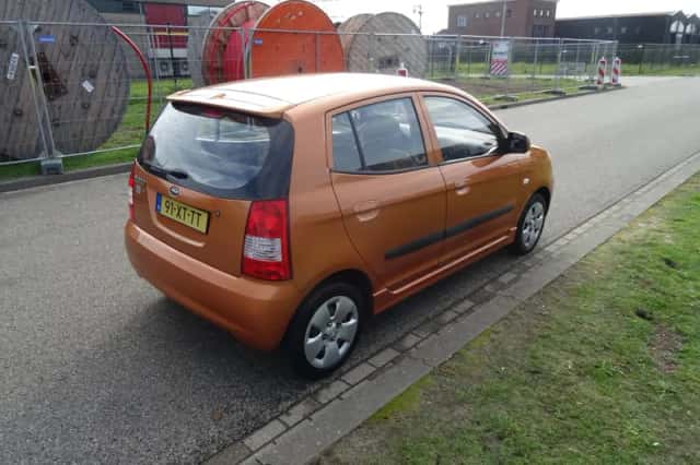Kia Picanto (2007) thumbnail 5