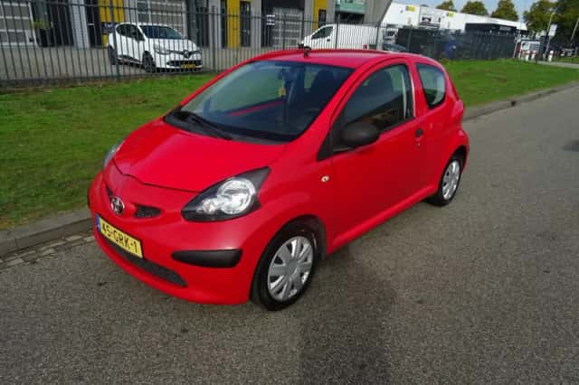 Toyota Aygo (2008) thumbnail 1
