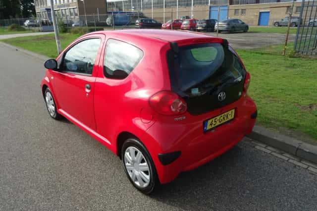 Toyota Aygo (2008) thumbnail 3