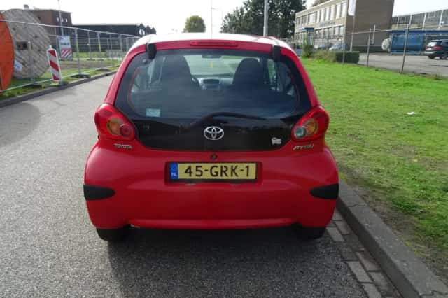 Toyota Aygo (2008) thumbnail 4