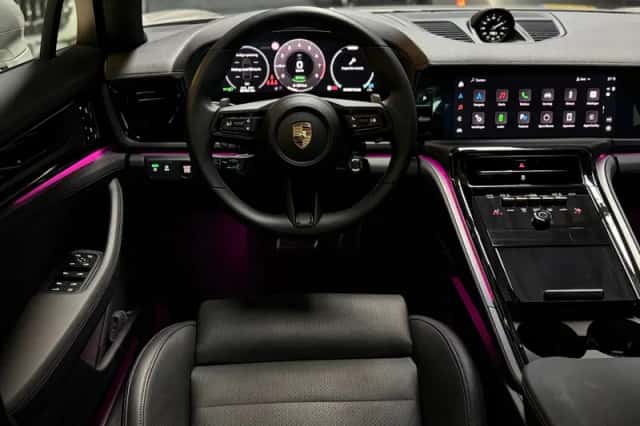 Porsche Panamera (2024) thumbnail 2
