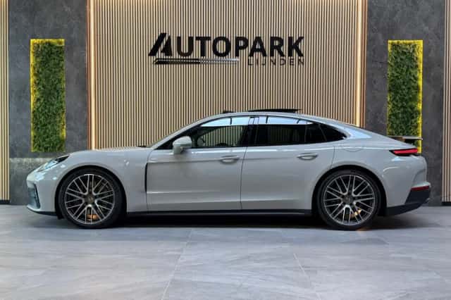 Porsche Panamera (2024) thumbnail 3