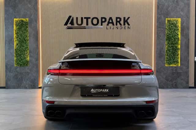 Porsche Panamera (2024) thumbnail 5