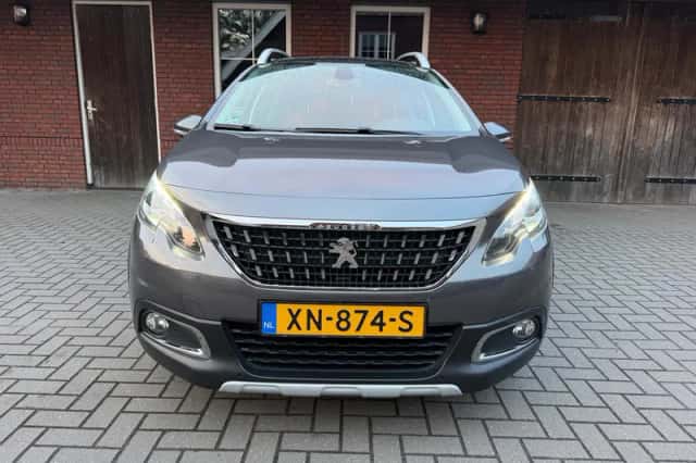 Peugeot 2008 (2018) thumbnail 2