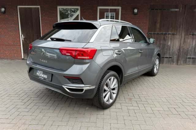 Volkswagen T-Roc (2021) thumbnail 3