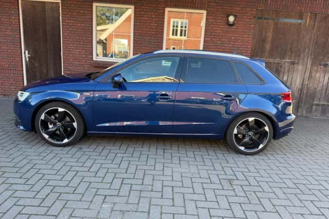 Audi A3 (2015) thumbnail 4