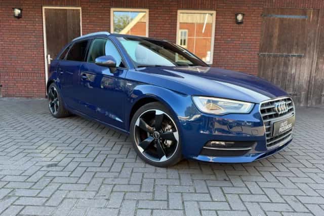 Audi A3 (2015) thumbnail 5