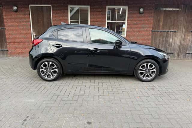 Mazda 2 (2019) thumbnail 4