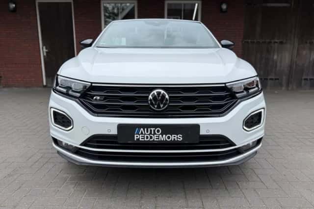 Volkswagen T-Roc (2021) thumbnail 2