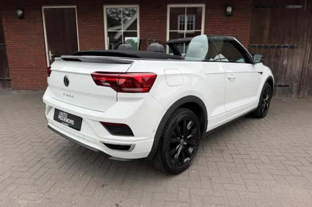 Volkswagen T-Roc (2021) thumbnail 3