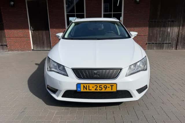 SEAT Leon (2017) thumbnail 2