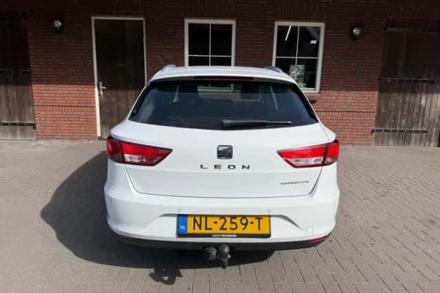 SEAT Leon (2017) thumbnail 5
