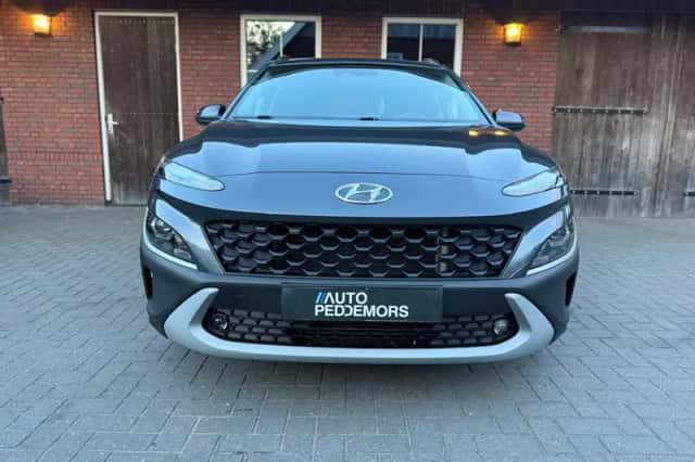 Hyundai Kona (2021) thumbnail 2