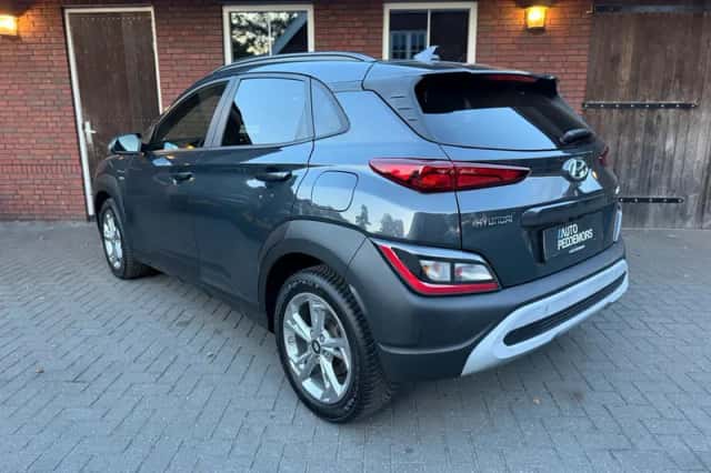 Hyundai Kona (2021) thumbnail 3
