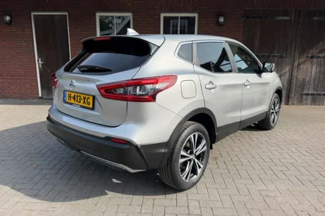 Nissan Qashqai (2019) thumbnail 3