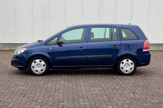 Opel Zafira (2005) thumbnail 2