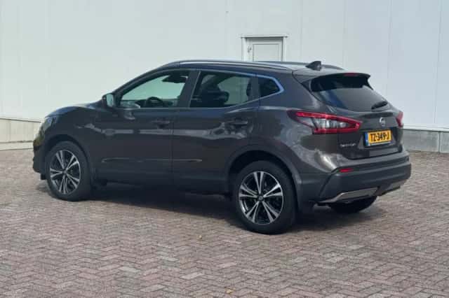 Nissan Qashqai (2018) thumbnail 3