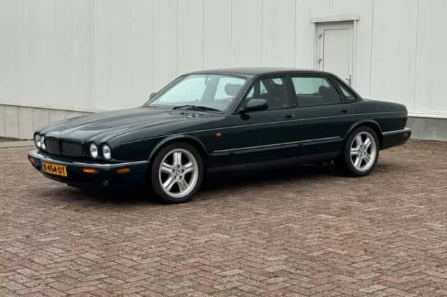 Jaguar XJ (1998) thumbnail 1