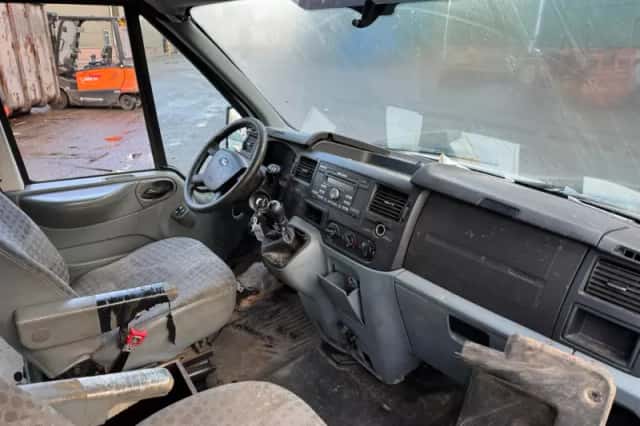 Ford Transit (2010) thumbnail 4