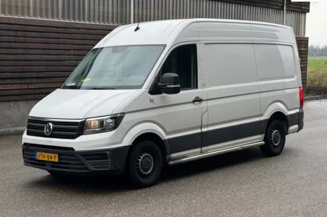 Volkswagen Crafter (2017) thumbnail 1