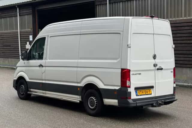 Volkswagen Crafter (2017) thumbnail 2