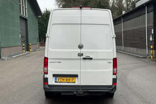 Volkswagen Crafter (2017) thumbnail 3
